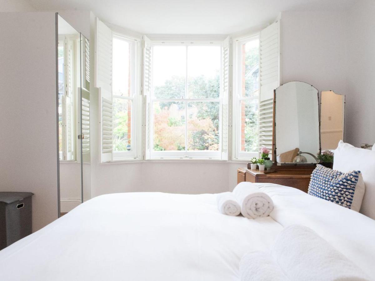 Pass The Keys Garden Apartment In Stockwell Londra Exterior foto