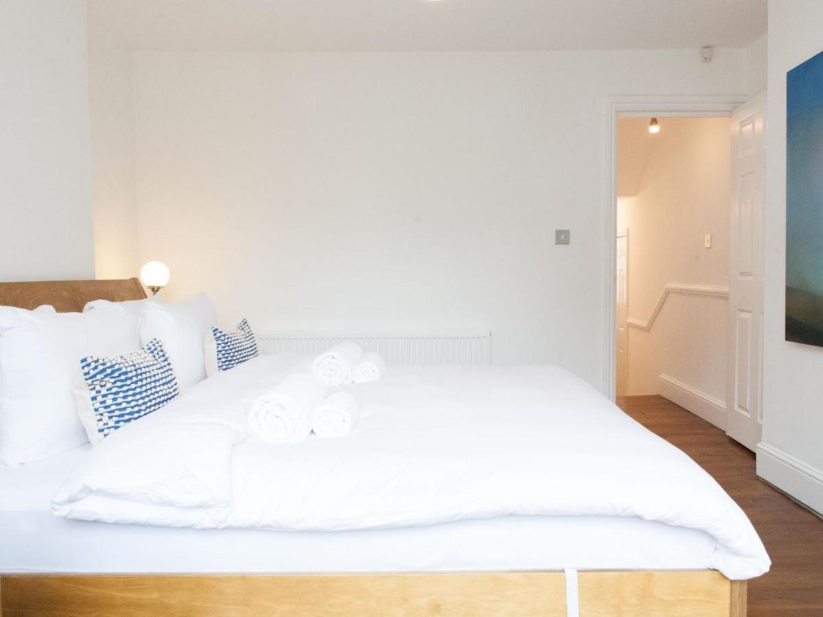 Pass The Keys Garden Apartment In Stockwell Londra Exterior foto