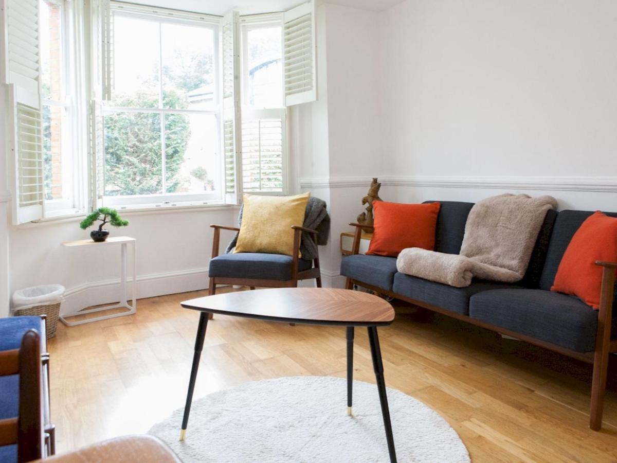 Pass The Keys Garden Apartment In Stockwell Londra Exterior foto