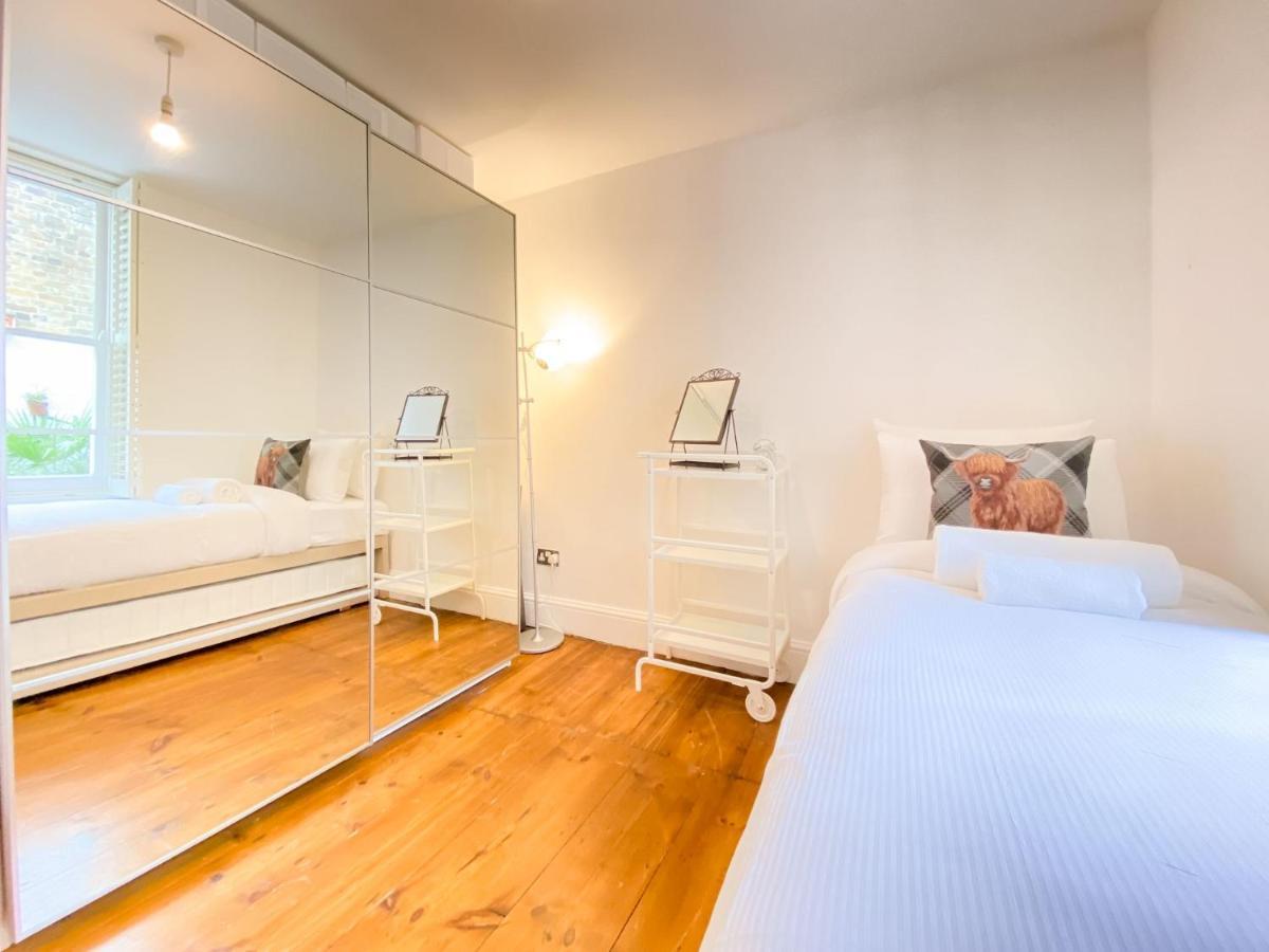 Pass The Keys Garden Apartment In Stockwell Londra Exterior foto